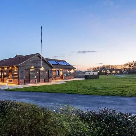 Cakes Ale Holiday Park Лейстон Екстер'єр фото